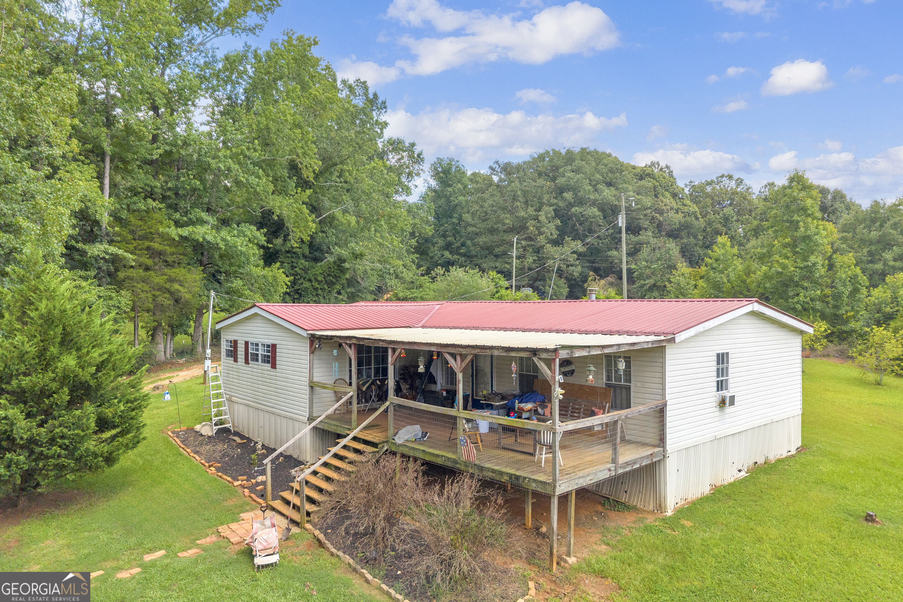 960 Sewell Road Property Photo 2