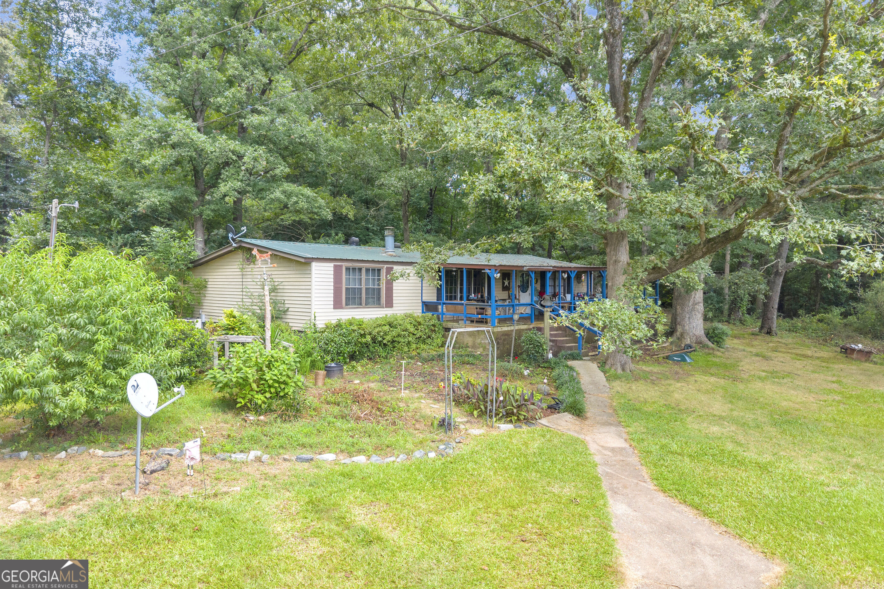 960 Sewell Road Property Photo 3