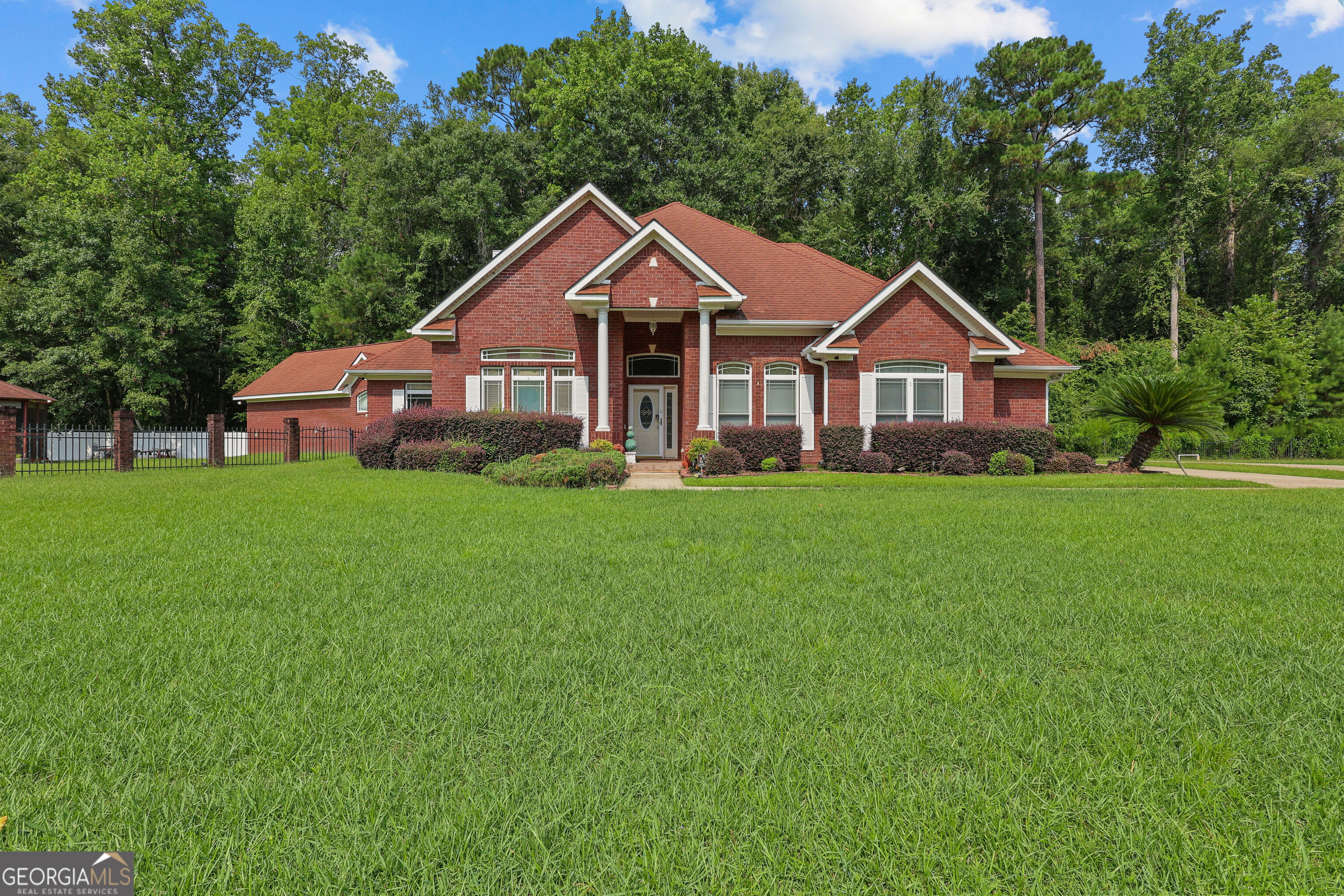 564 Tremain Drive Property Photo 1