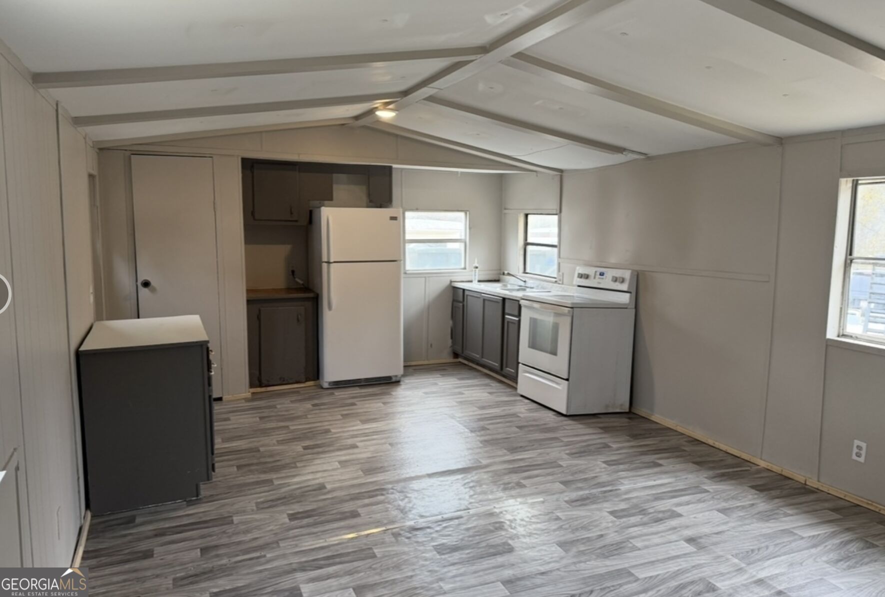 108 Grant Street Property Photo 8