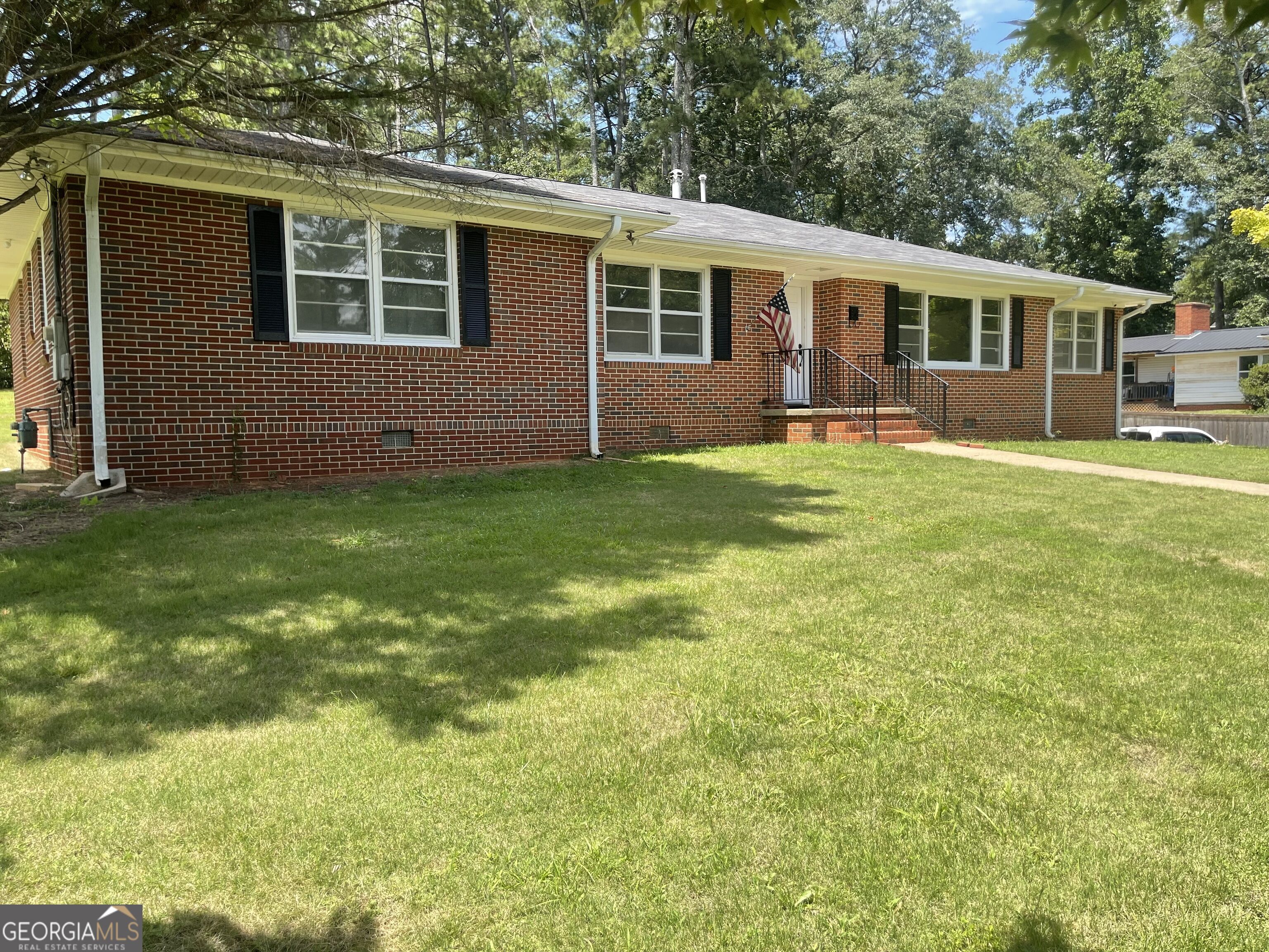 103 Crestview Property Photo 3