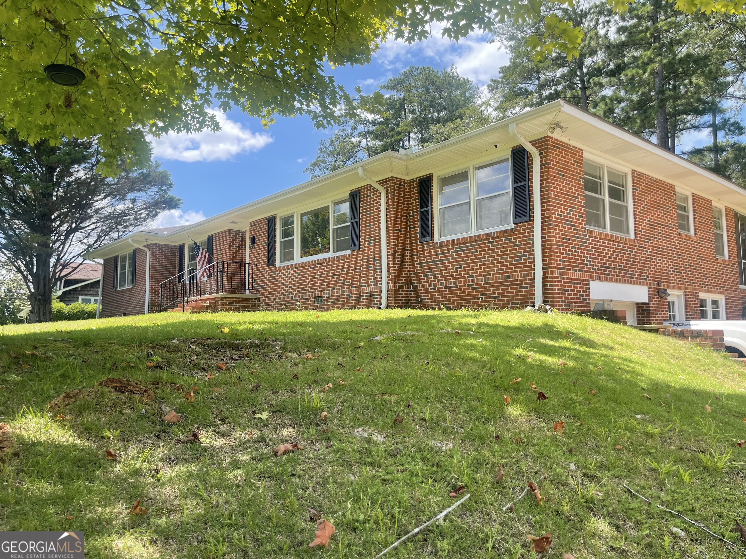 103 Crestview Property Photo 4