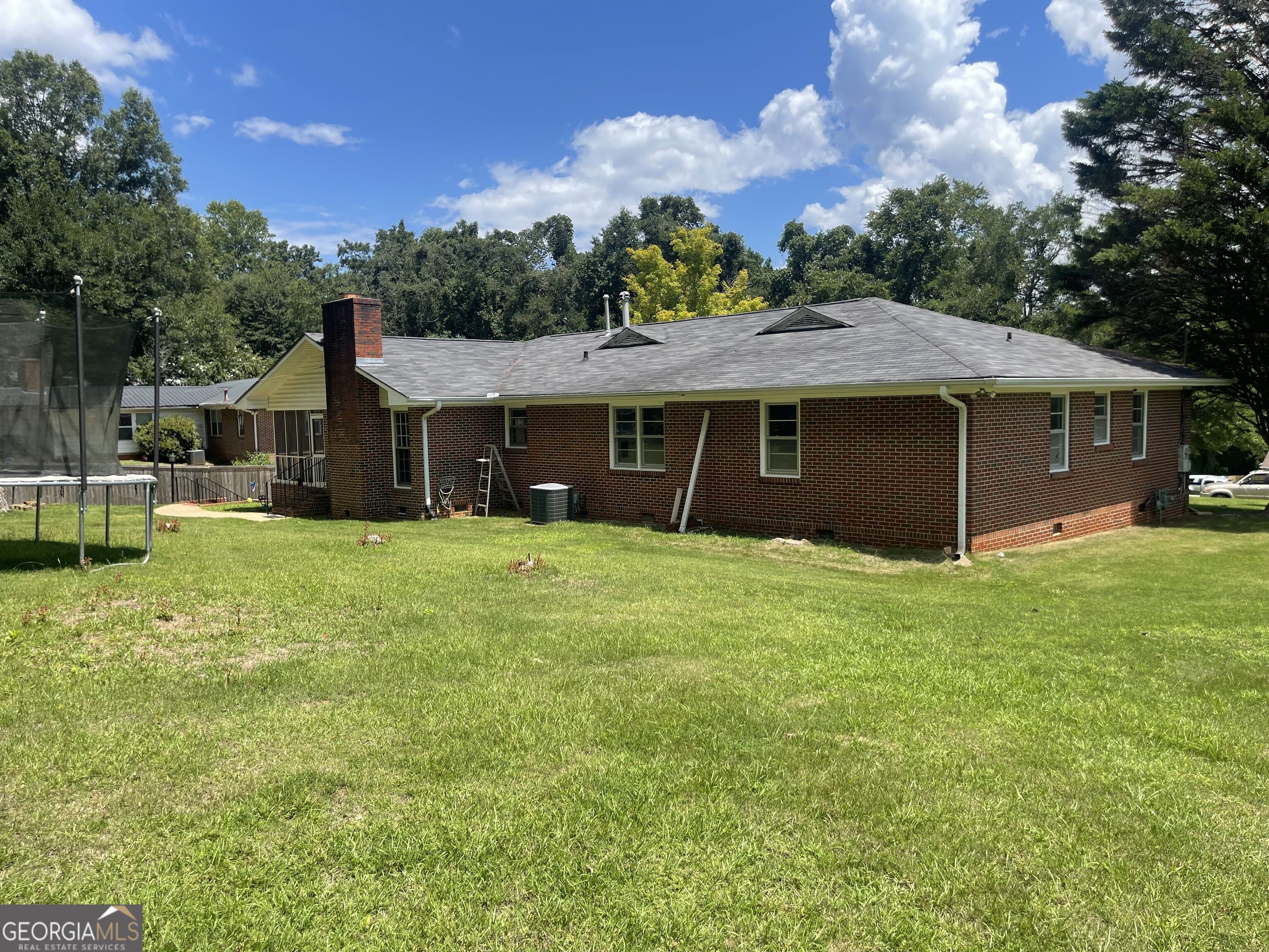 103 Crestview Property Photo 6