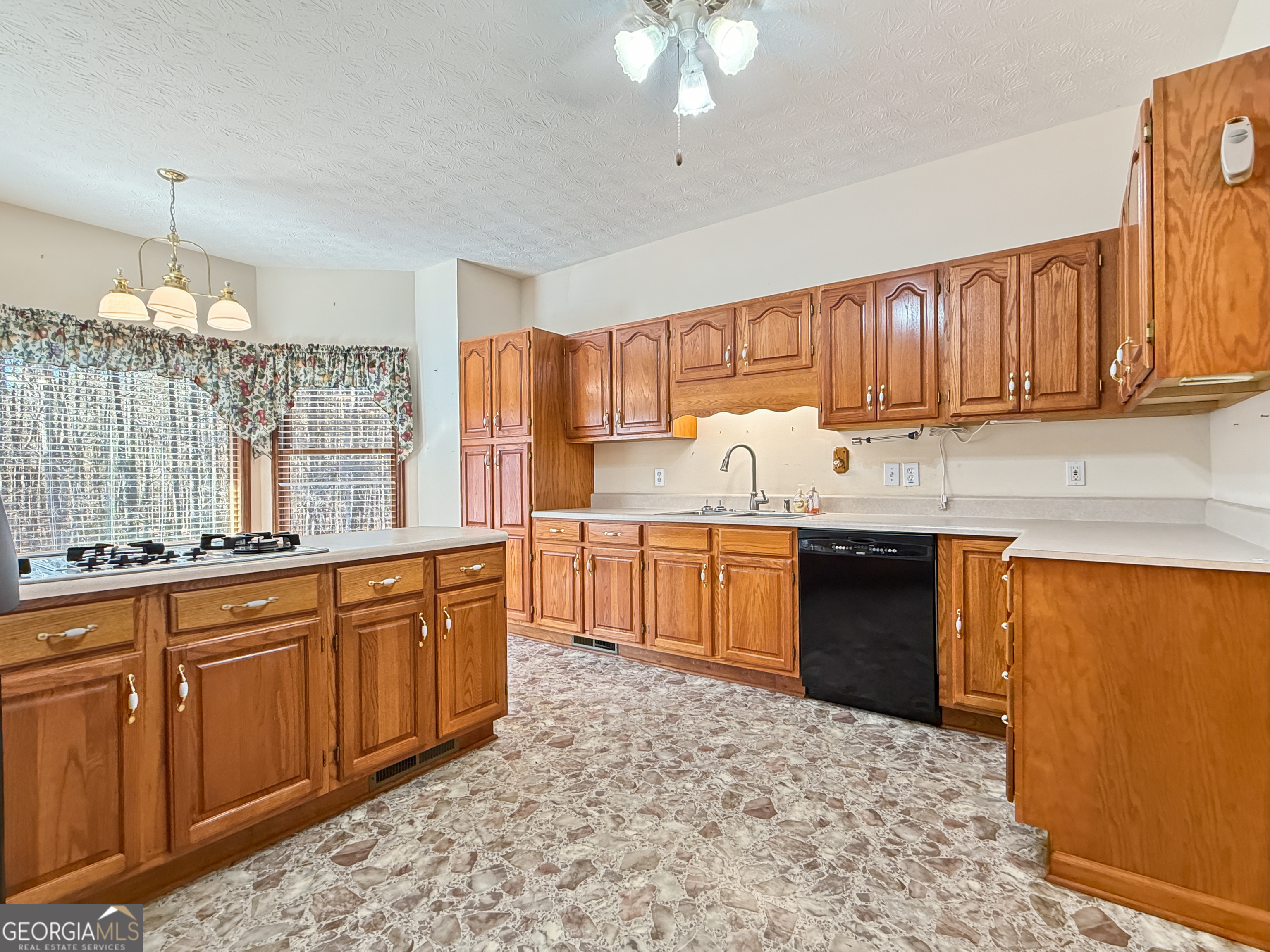 1100 Highway 54 Property Photo 9