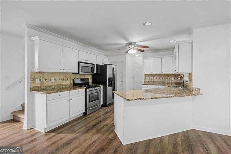 503 Deer Cliff Court Property Photo 6