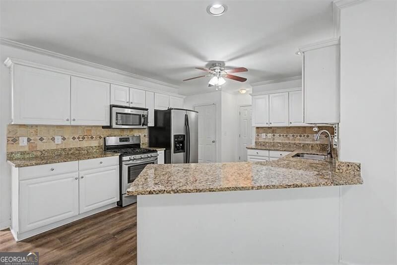 503 Deer Cliff Court Property Photo 7