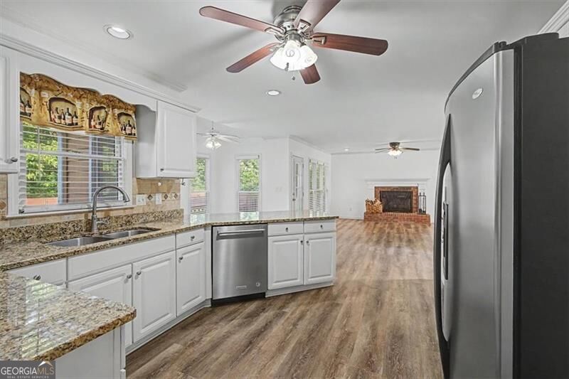503 Deer Cliff Court Property Photo 8