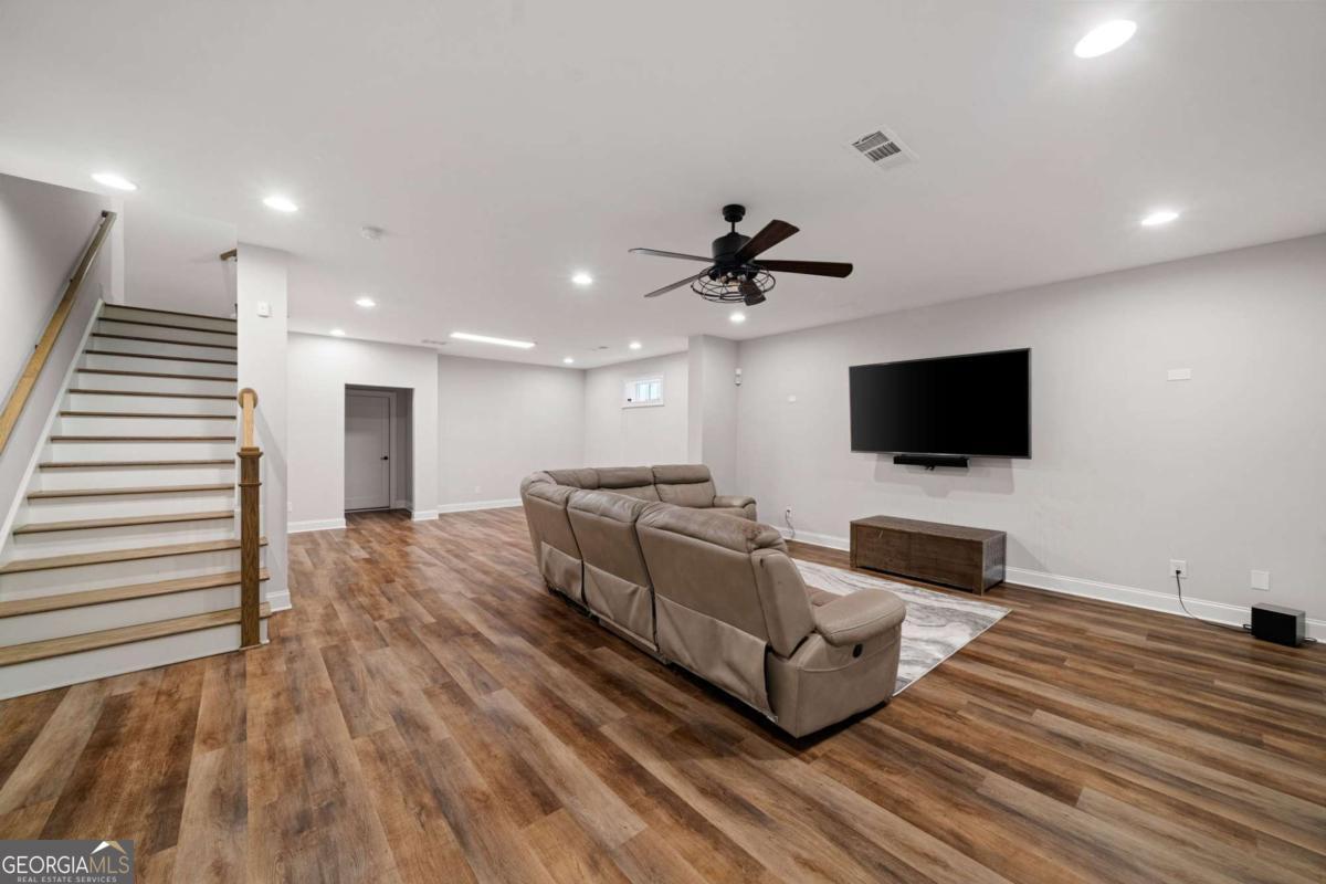 4511 Caroline Walk Property Photo 11