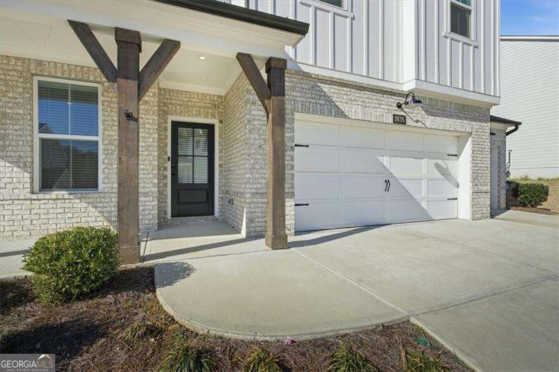2435 Hidden Creek Road Property Photo 3