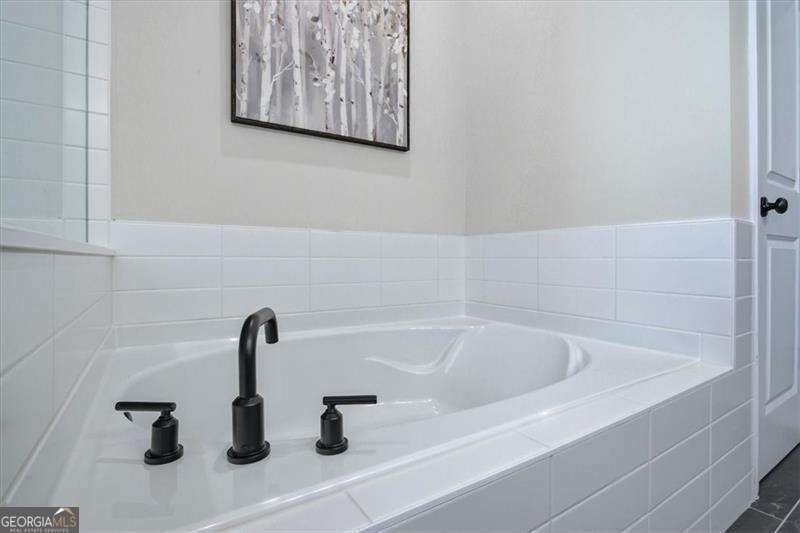 2435 Hidden Creek Road Property Photo 29
