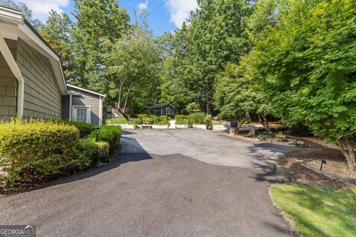 6488 Cherry Tree Lane Property Photo 10