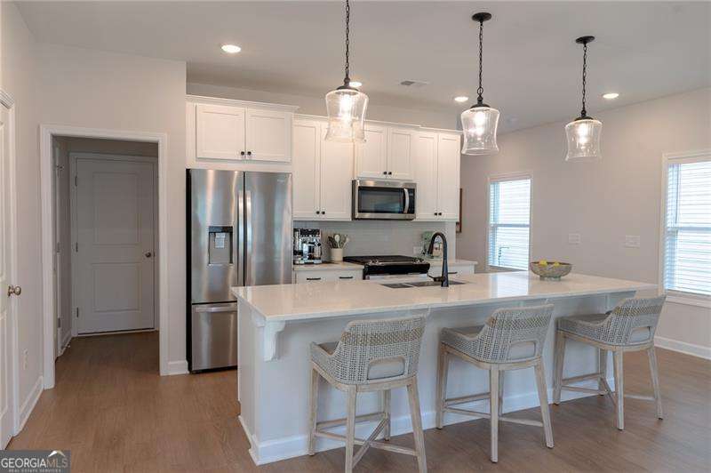 112 Winsome Way Property Photo 4