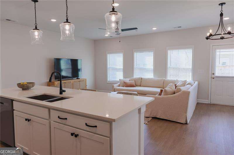 112 Winsome Way Property Photo 8
