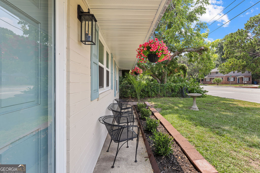 1204 4th Avenue Property Photo 2