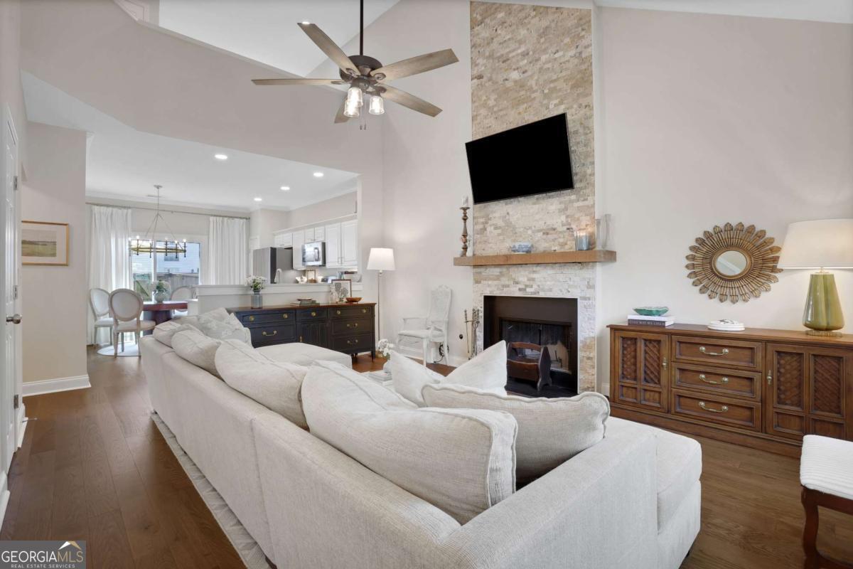 90 Regency Road Property Photo 3