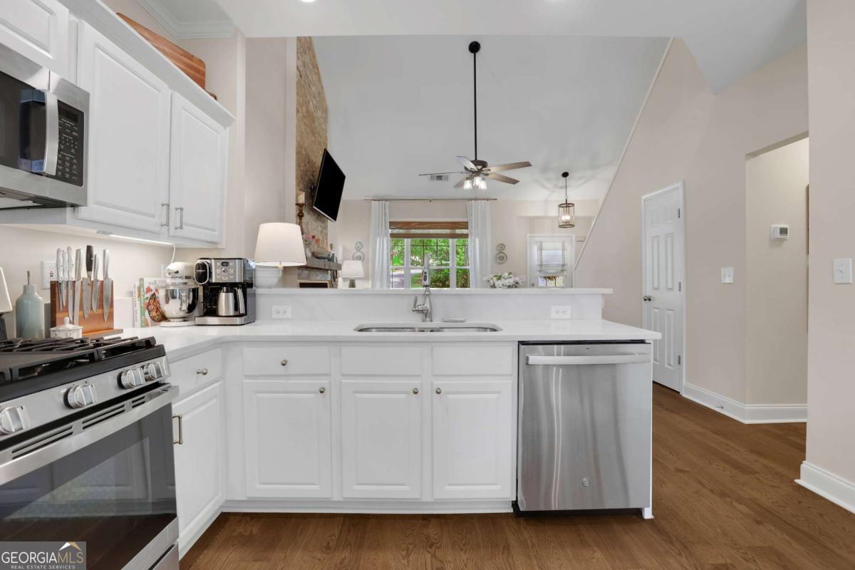 90 Regency Road Property Photo 6