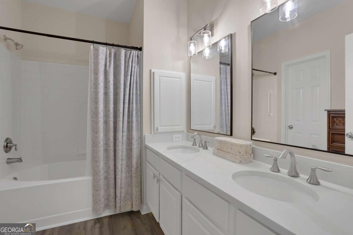 90 Regency Road Property Photo 10