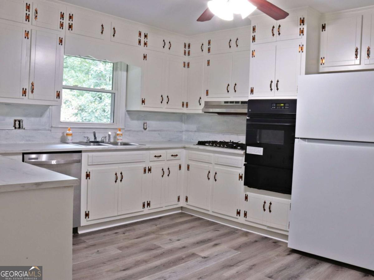 4840 Cowan Road Property Photo 8