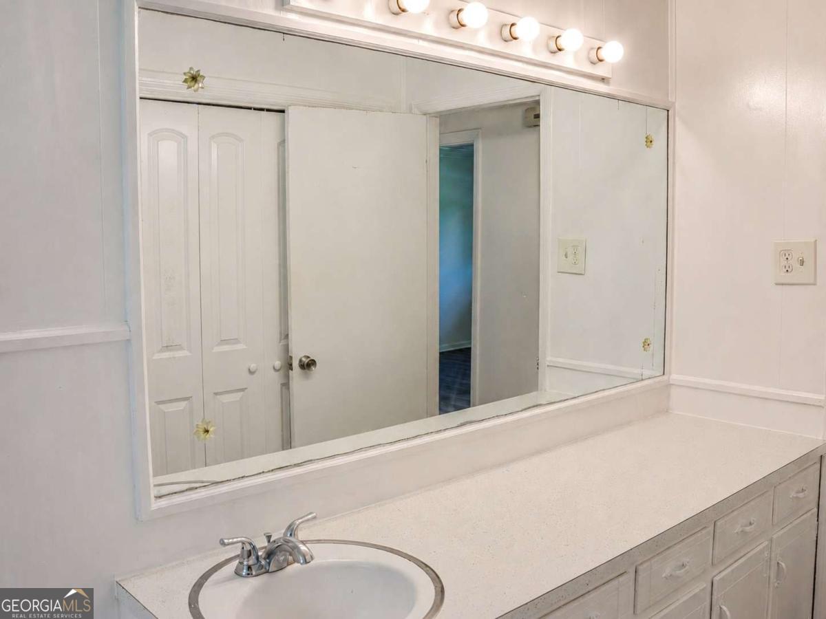 4840 Cowan Road Property Photo 17