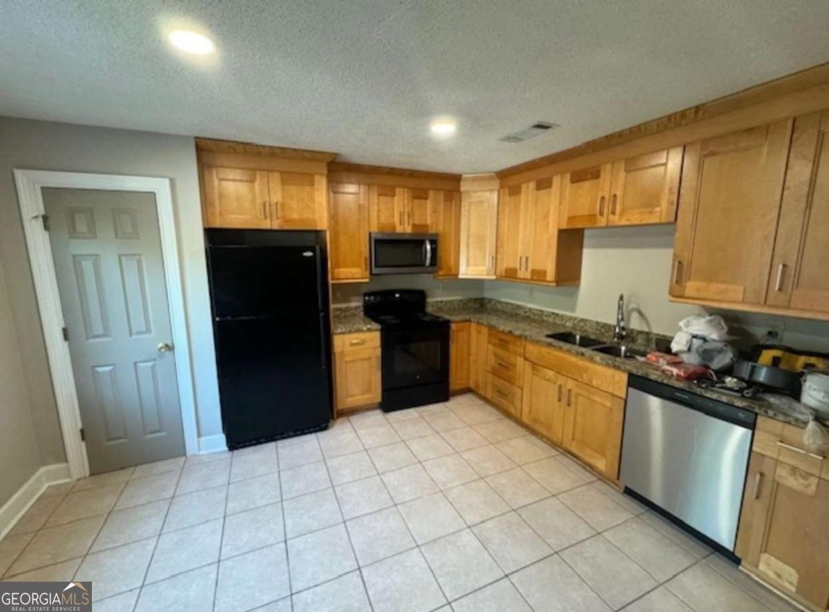 37 Mcintosh Parkway Property Photo 2