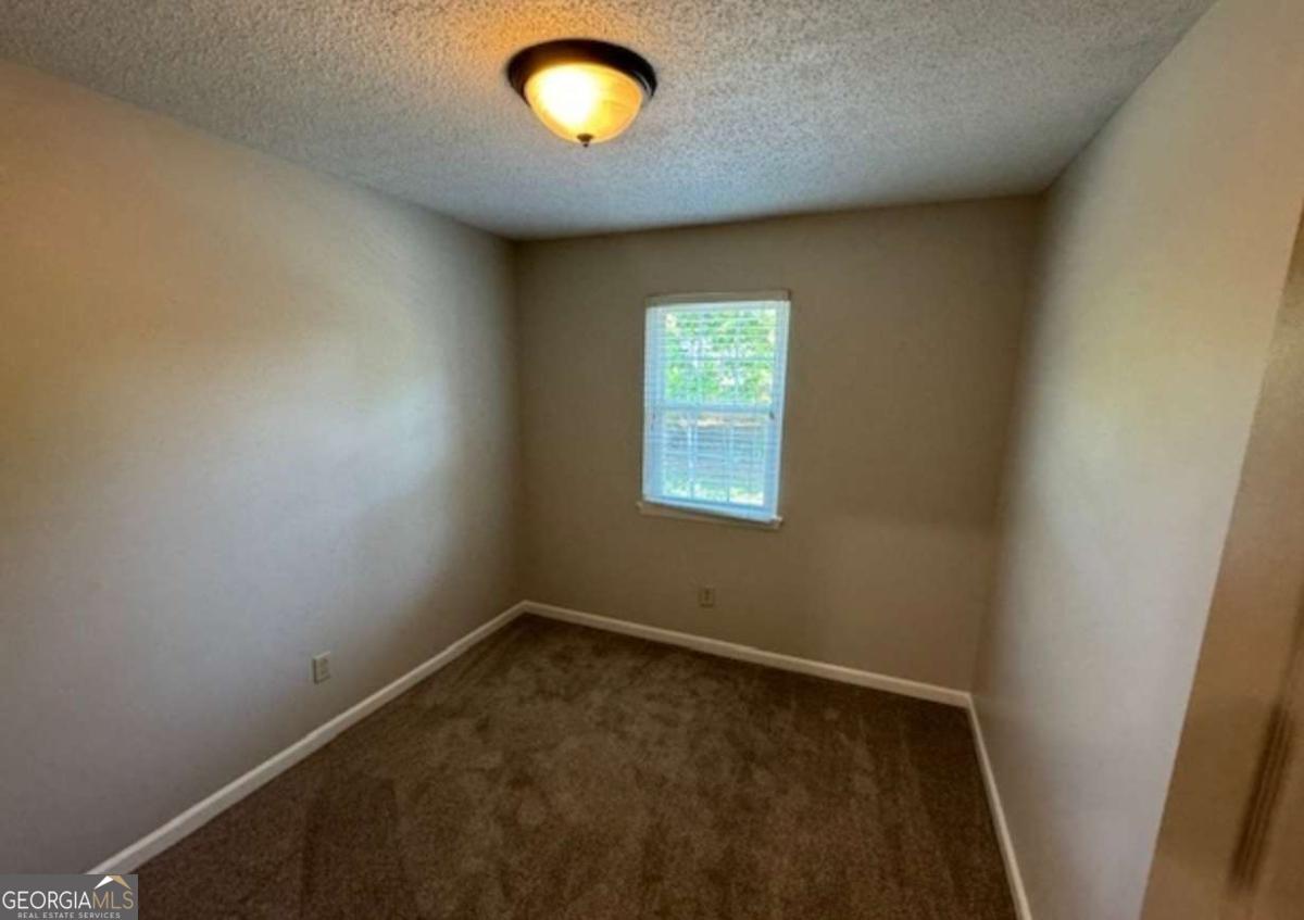 37 Mcintosh Parkway Property Photo 6
