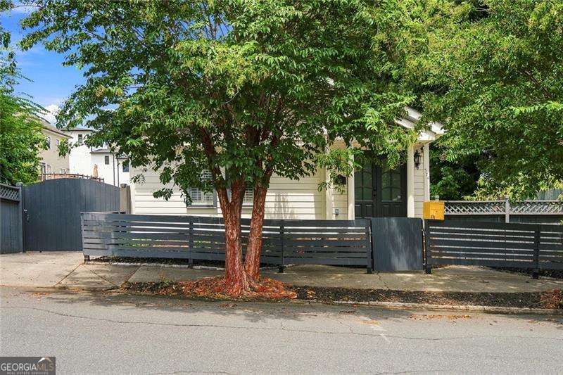 574 Wabash Avenue Ne Property Photo 1