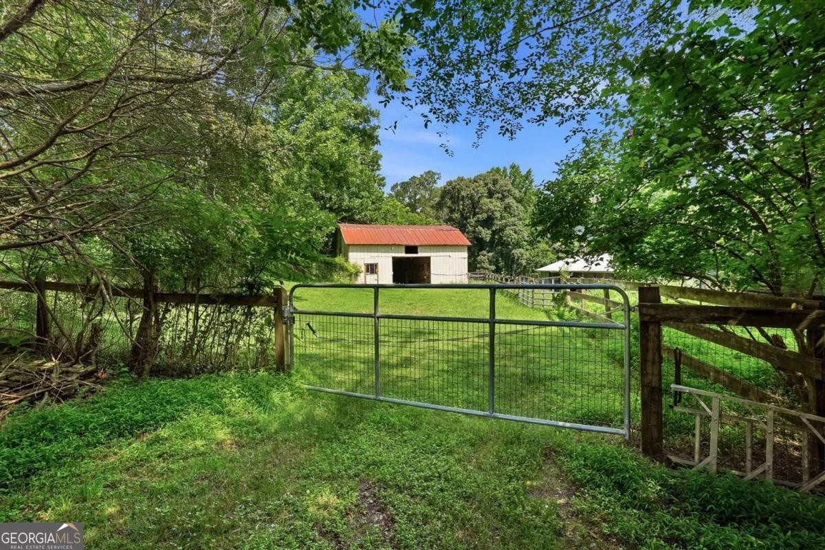 1900 Redd Road Property Photo 2