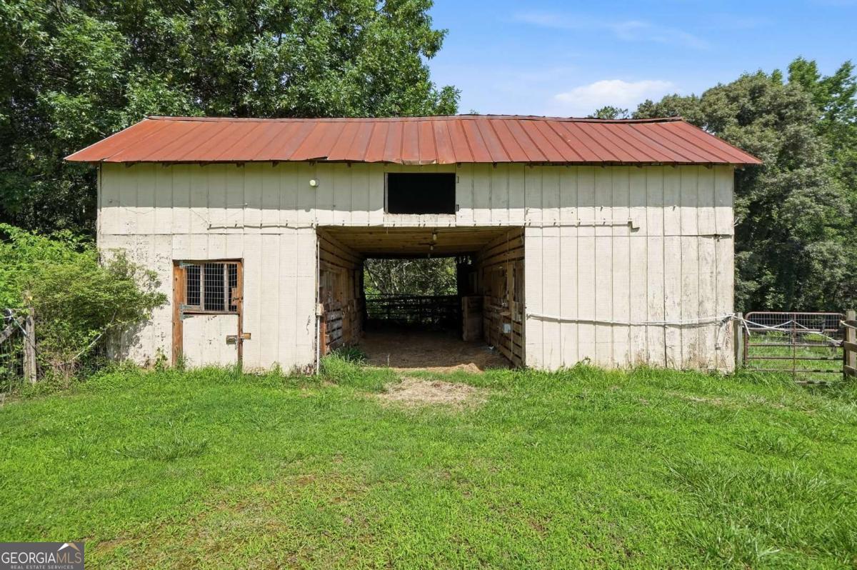 1900 Redd Road Property Photo 3
