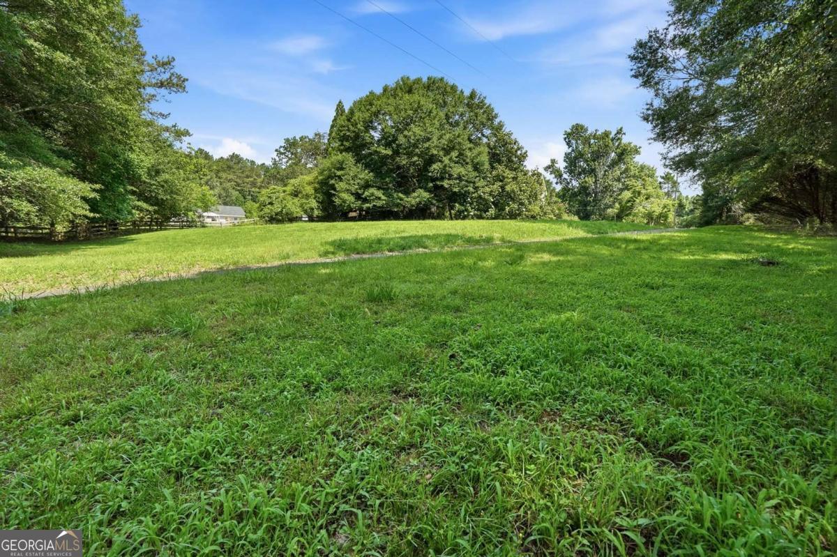 1900 Redd Road Property Photo 4