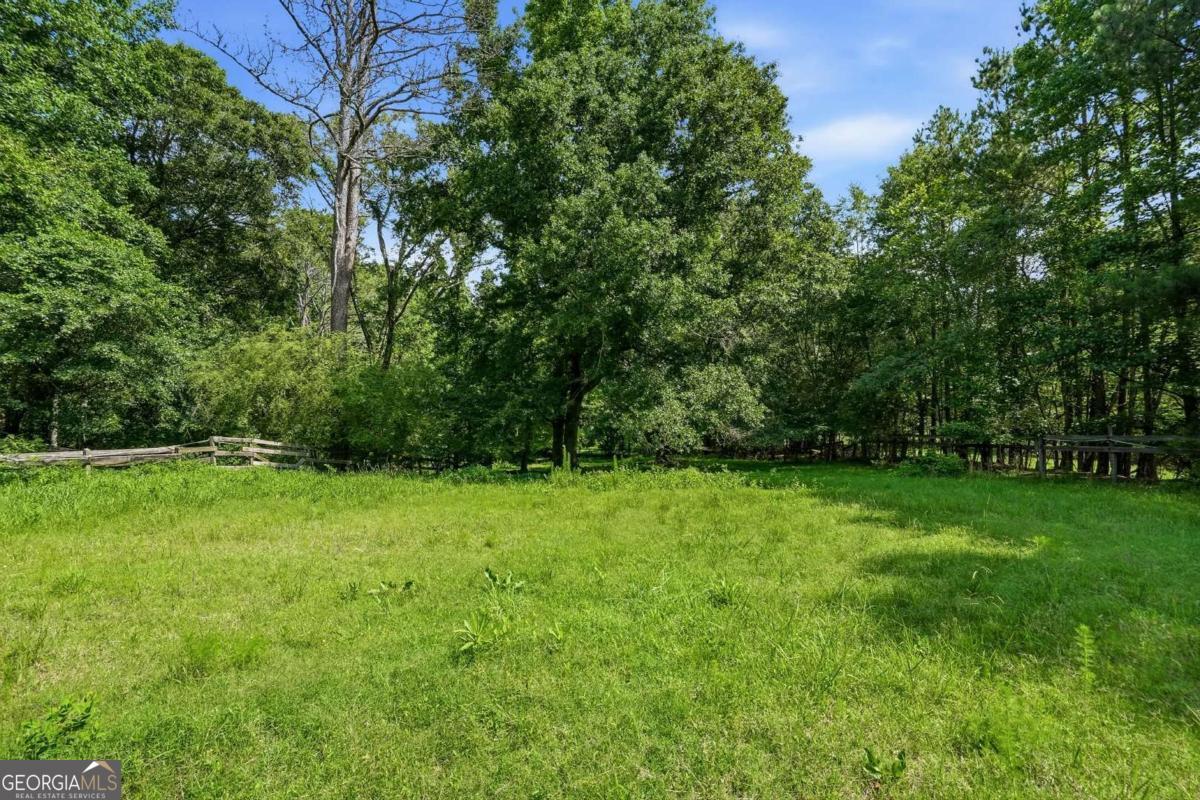 1900 Redd Road Property Photo 5