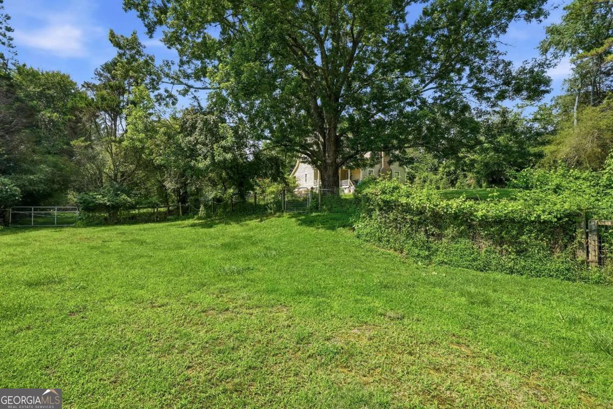 1900 Redd Road Property Photo 11