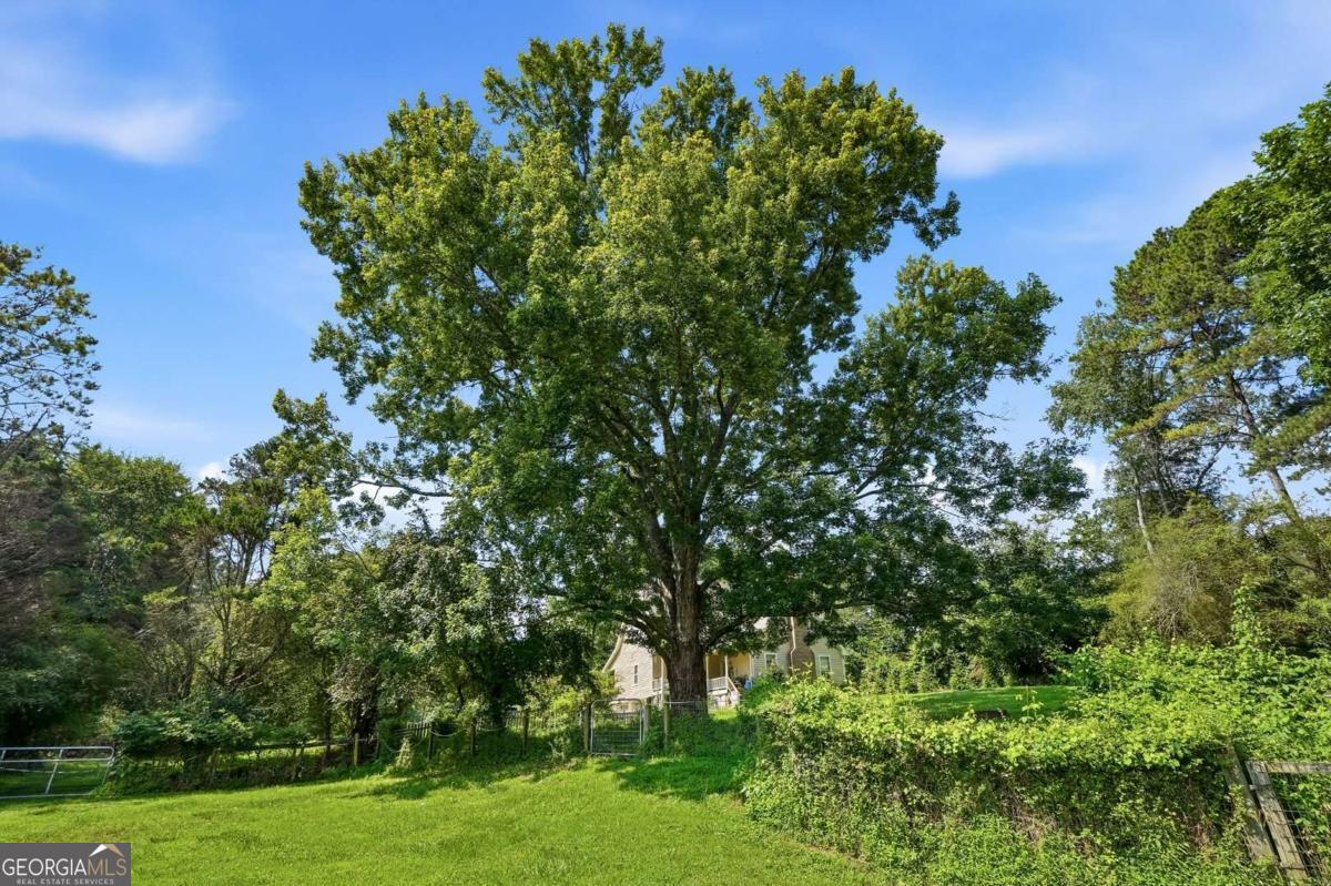 1900 Redd Road Property Photo 12