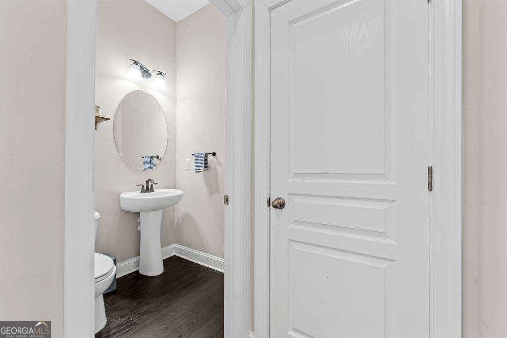 4468 Dunblane Avenue Property Photo 22