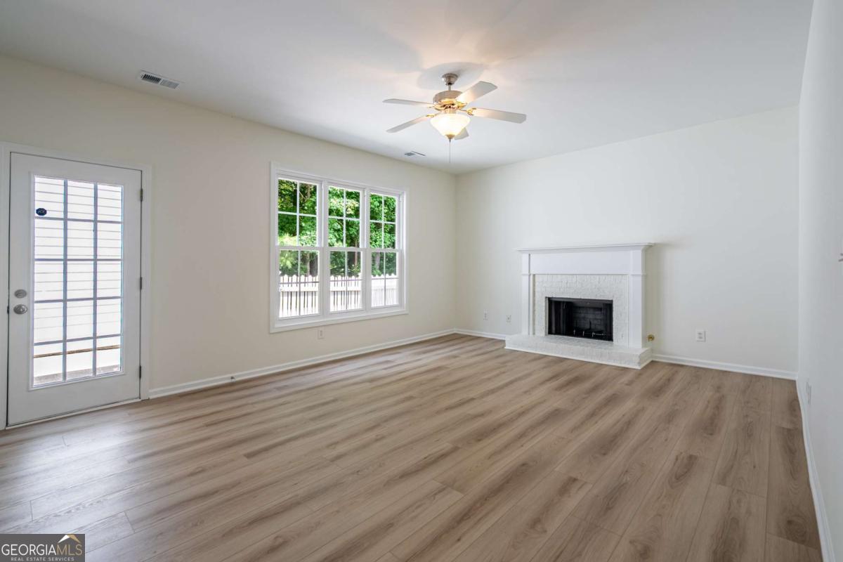 4606 Liberty Square Drive Property Photo 14