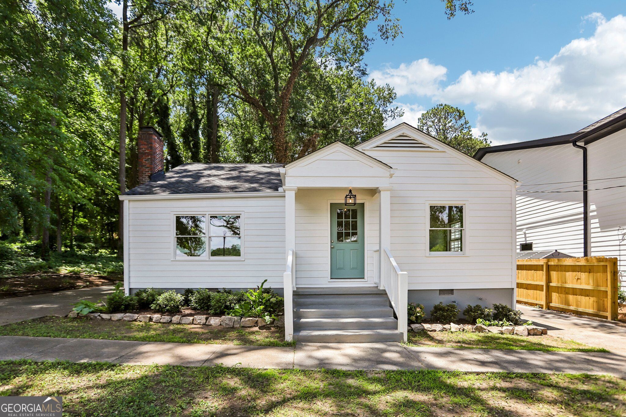 515 Casanova Street Se Property Photo 1