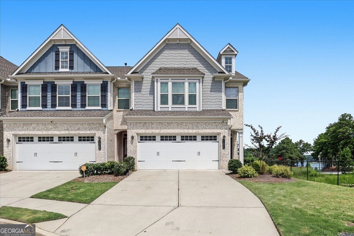 6458 Lanier Harbor Landing Property Photo 1