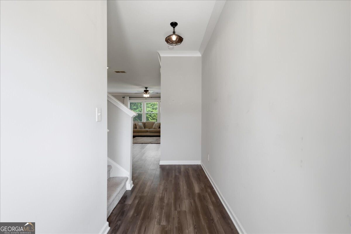6458 Lanier Harbor Landing Property Photo 8
