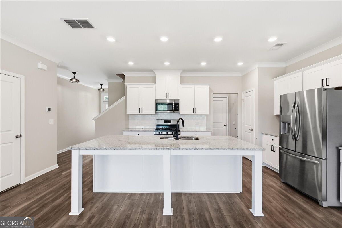 6458 Lanier Harbor Landing Property Photo 15