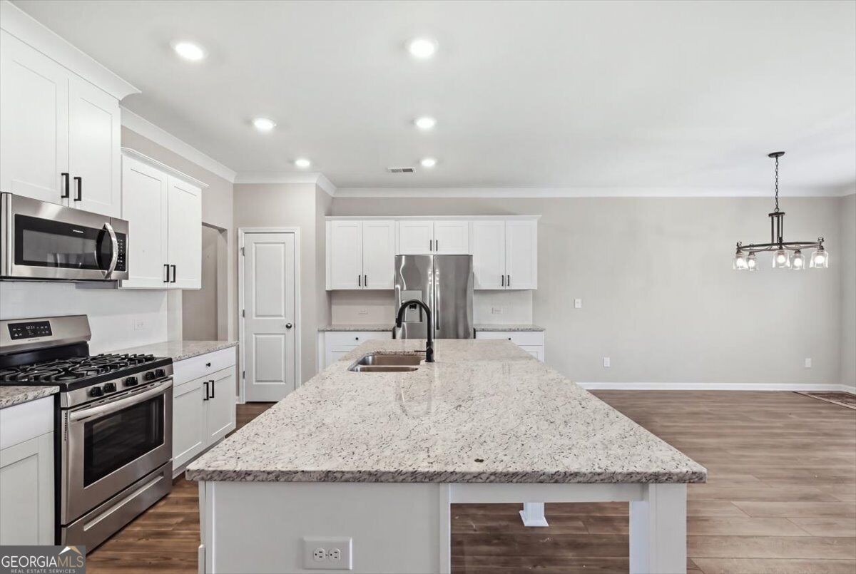 6458 Lanier Harbor Landing Property Photo 17