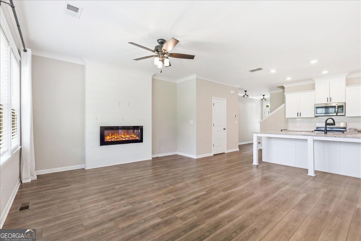 6458 Lanier Harbor Landing Property Photo 22