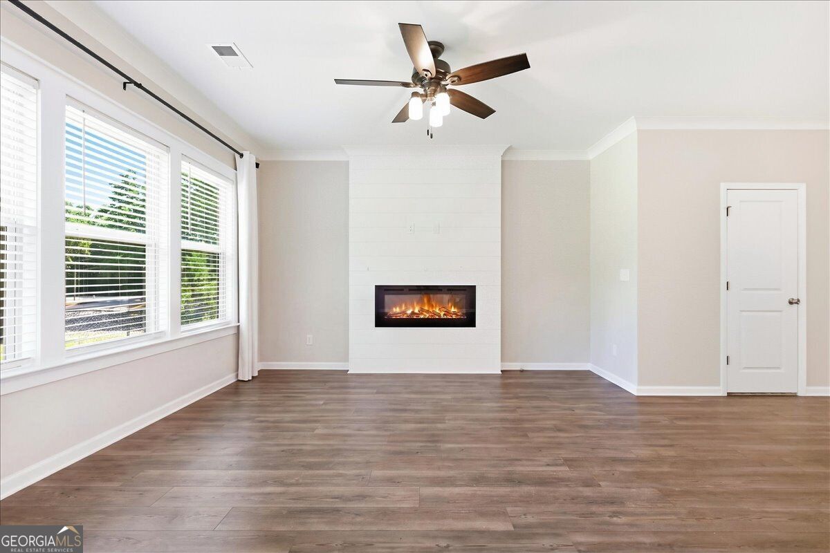 6458 Lanier Harbor Landing Property Photo 23