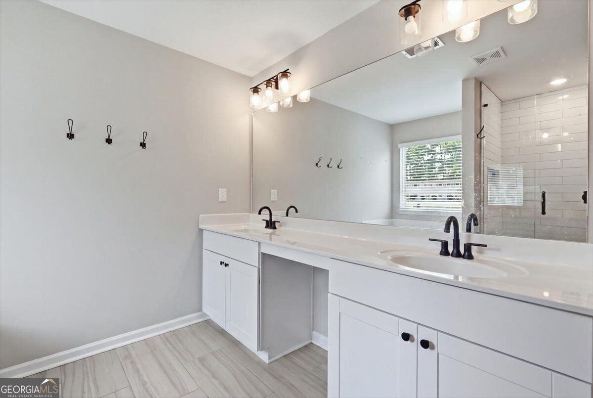6458 Lanier Harbor Landing Property Photo 34
