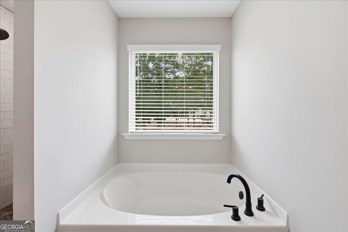 6458 Lanier Harbor Landing Property Photo 35