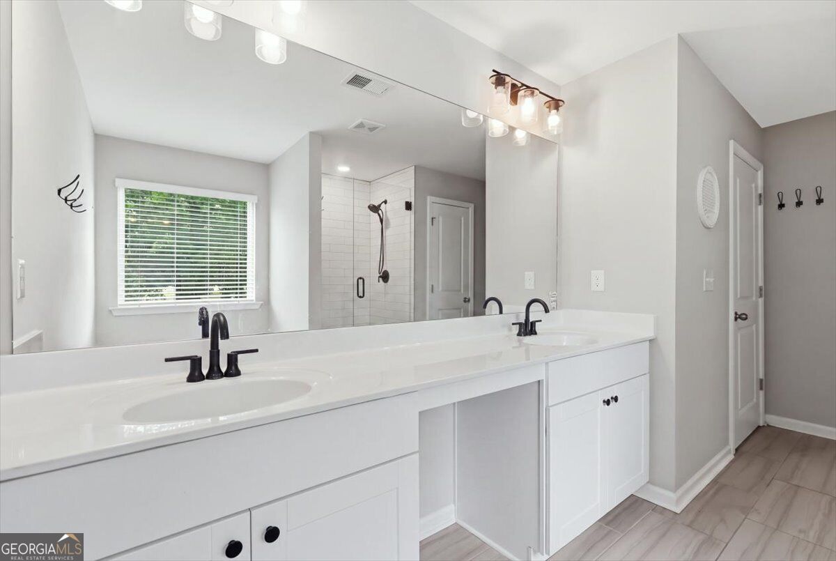 6458 Lanier Harbor Landing Property Photo 36