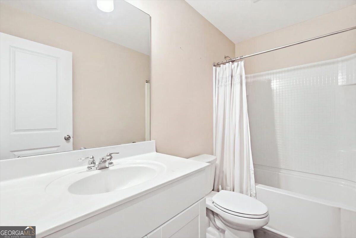6458 Lanier Harbor Landing Property Photo 41
