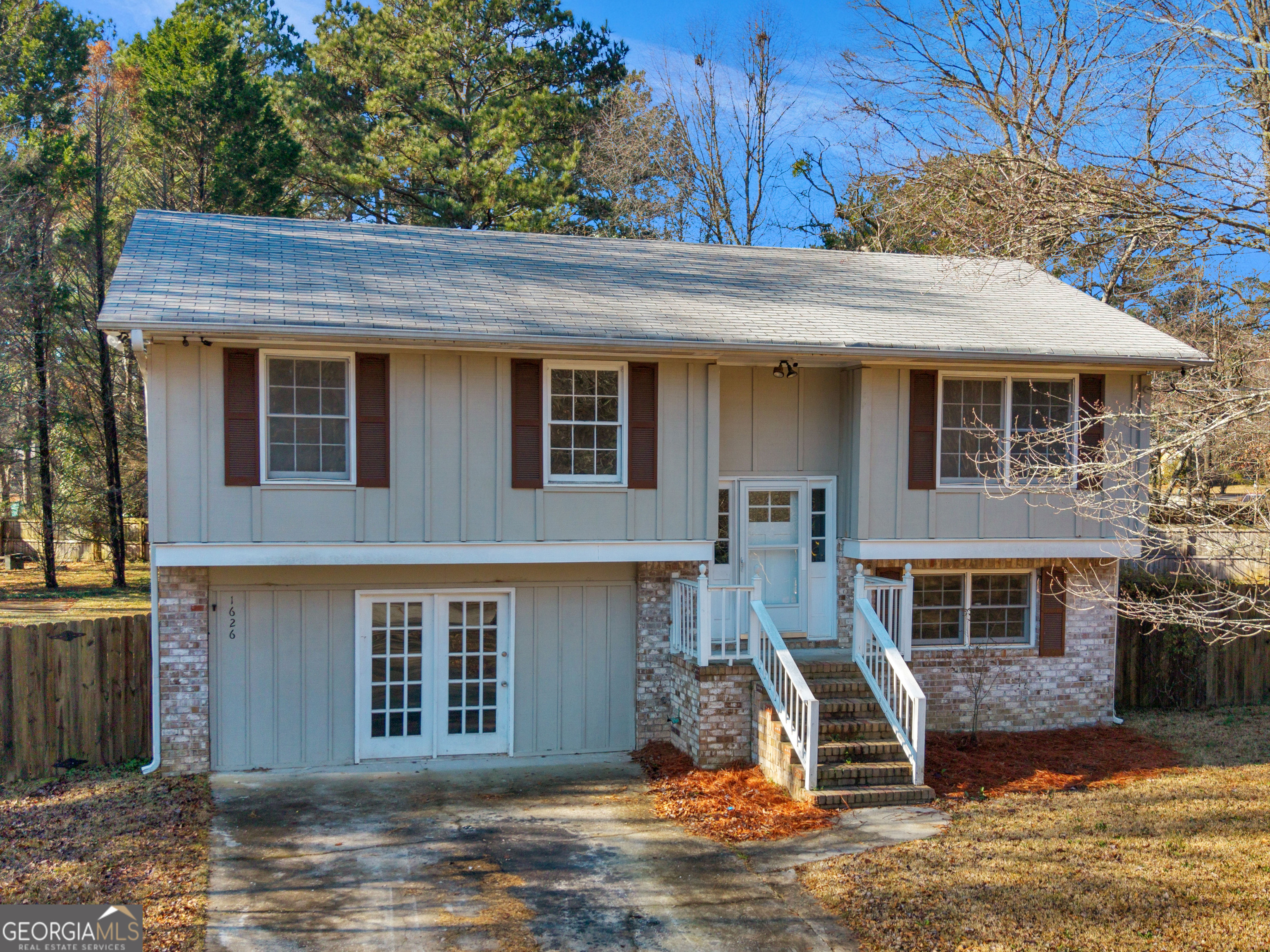 1626 Pinebrook Drive Property Photo 3