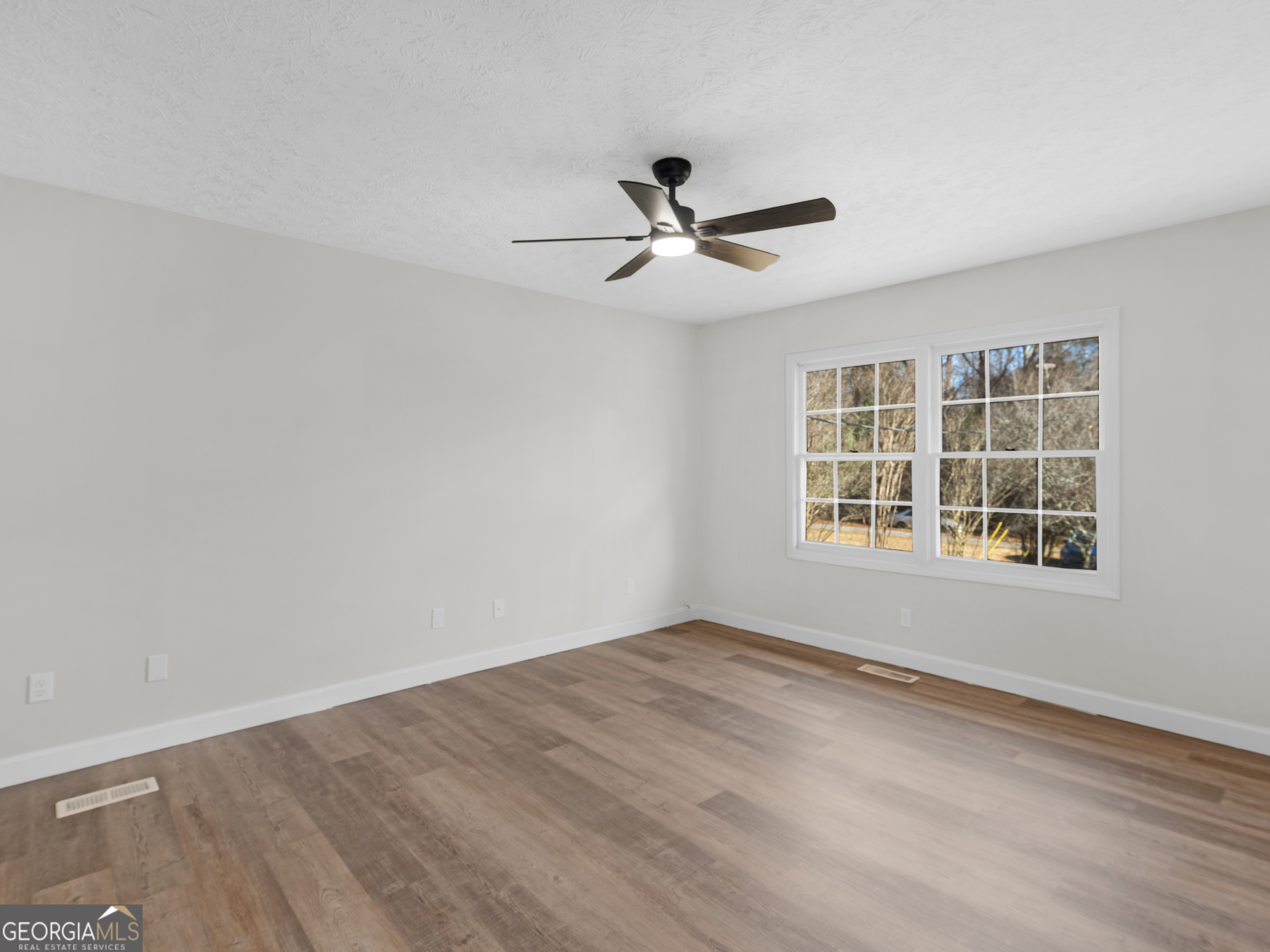 1626 Pinebrook Drive Property Photo 4
