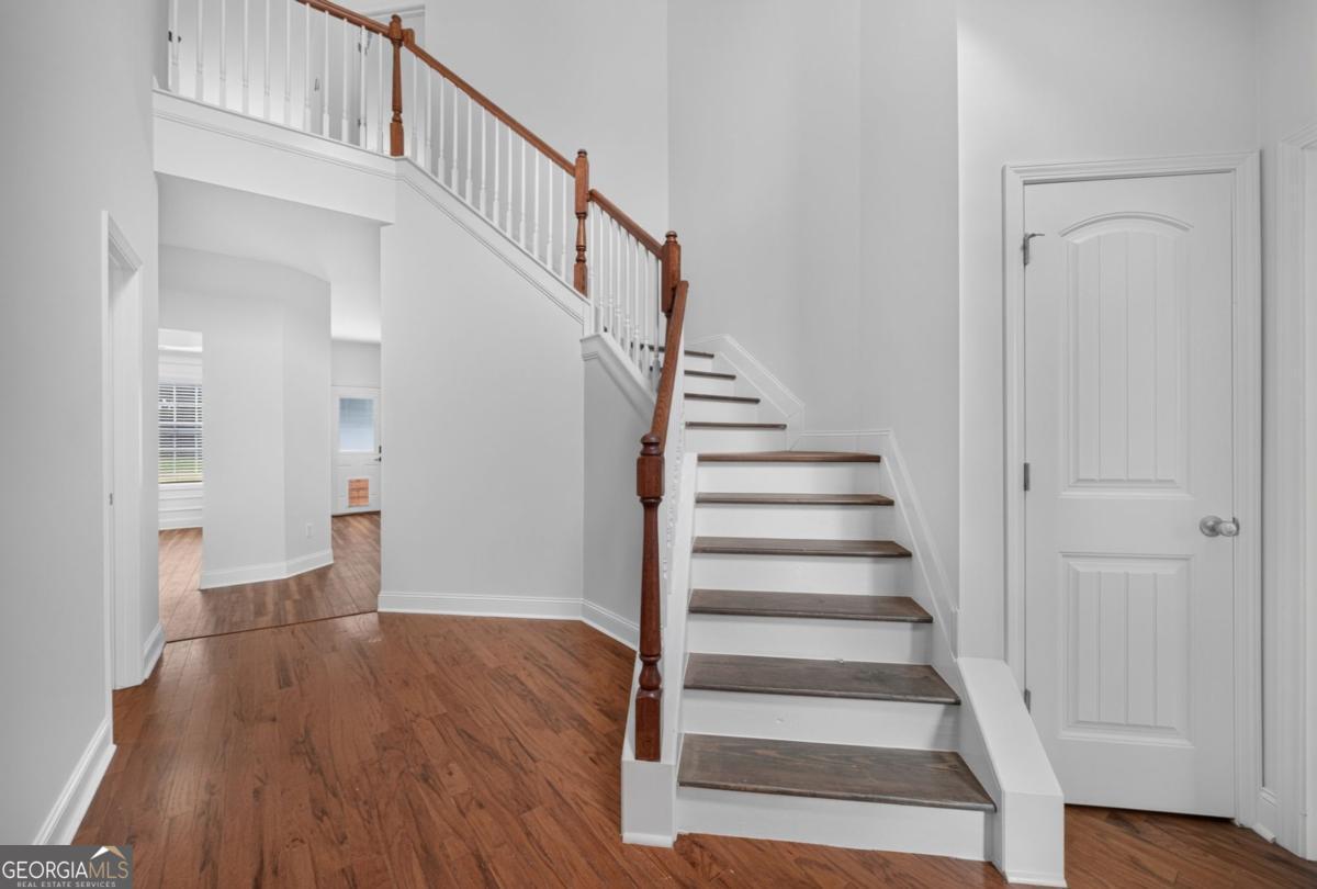 6280 Cove Creek Drive Property Photo 7