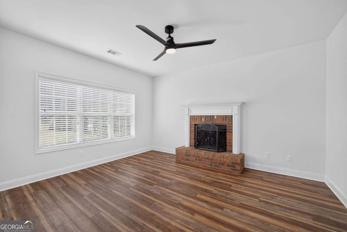 6280 Cove Creek Drive Property Photo 9