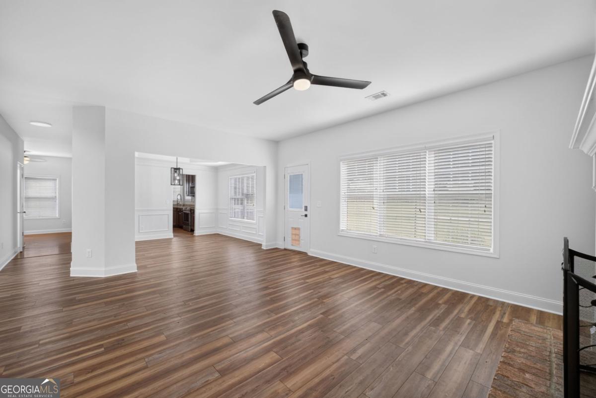 6280 Cove Creek Drive Property Photo 10
